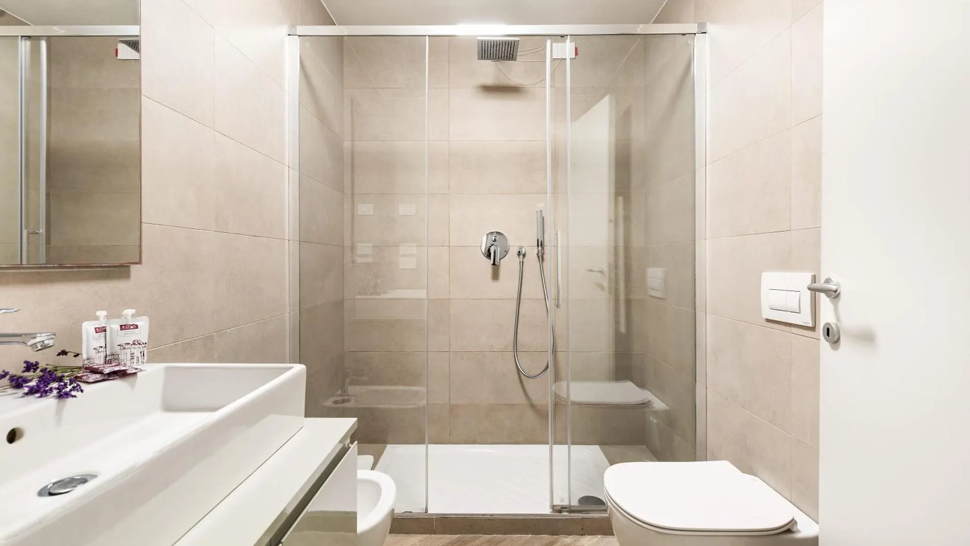 Trastevere Contemporary Apartment Rome
